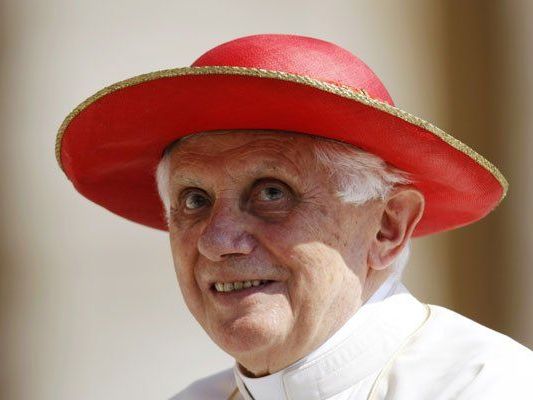 "Bibel plagiiert. Papst tritt zurück" Sven Hätscher "Bibel plagiiert. Papst tritt zurück" Sven Hätscher