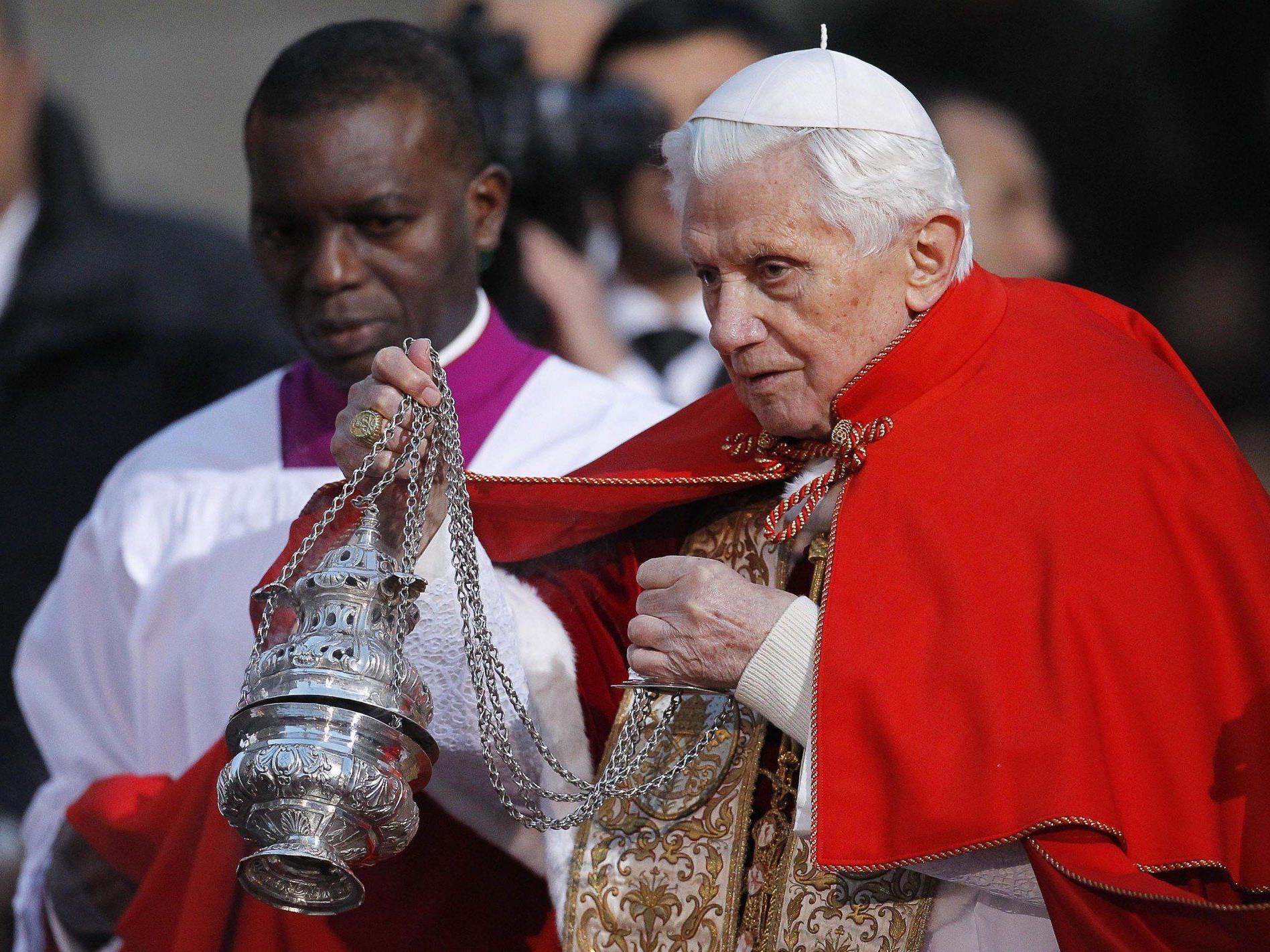 Auch wenn es bislang selten vorkam, kirchenrechtlich ist der Rücktritt eines Papstes geregelt.