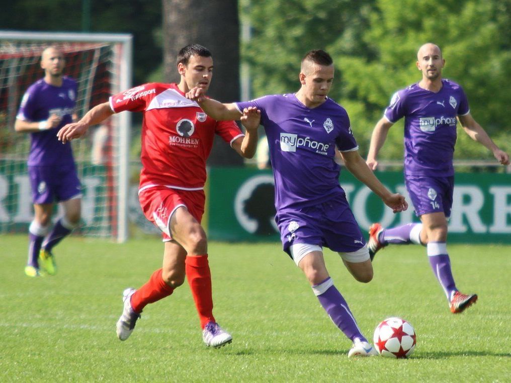 Austria Salzburg und FC Liefering müssen um die Lizenz bangen. Austria Salzburg und FC Liefering müssen um die Lizenz bangen.