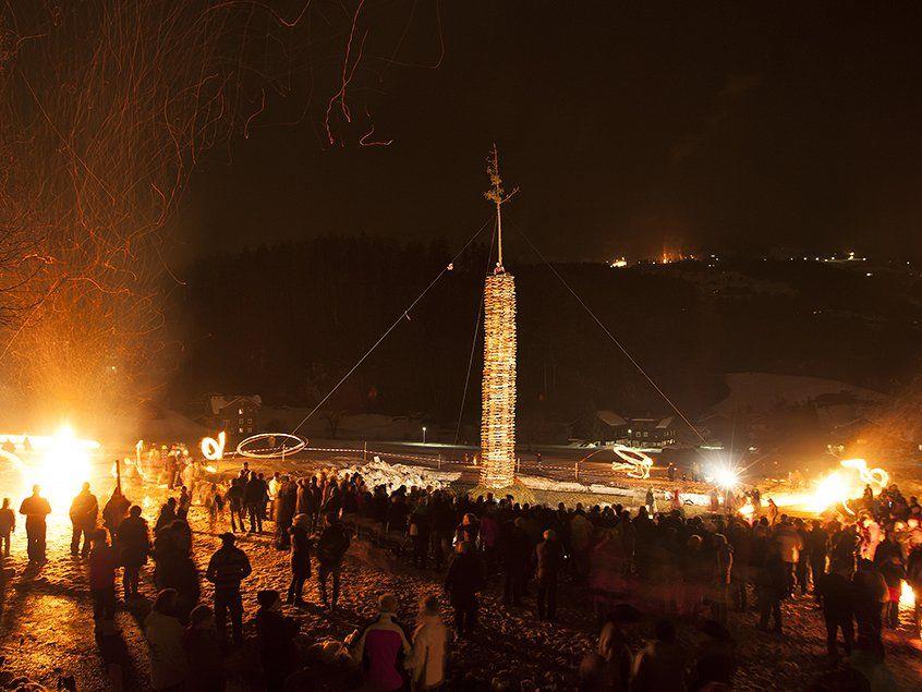 Der Funken in Tschagguns-Land wird am Sonntag, dem 17. Februar 2013 abgebrannt.