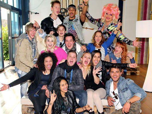 Im DSDS-Haus gehe es laut Sarah Joelle Jahnel (vorne Mitte) zu wie in einem Puff Im DSDS-Haus gehe es laut Sarah Joelle Jahnel (vorne Mitte) zu wie in einem Puff