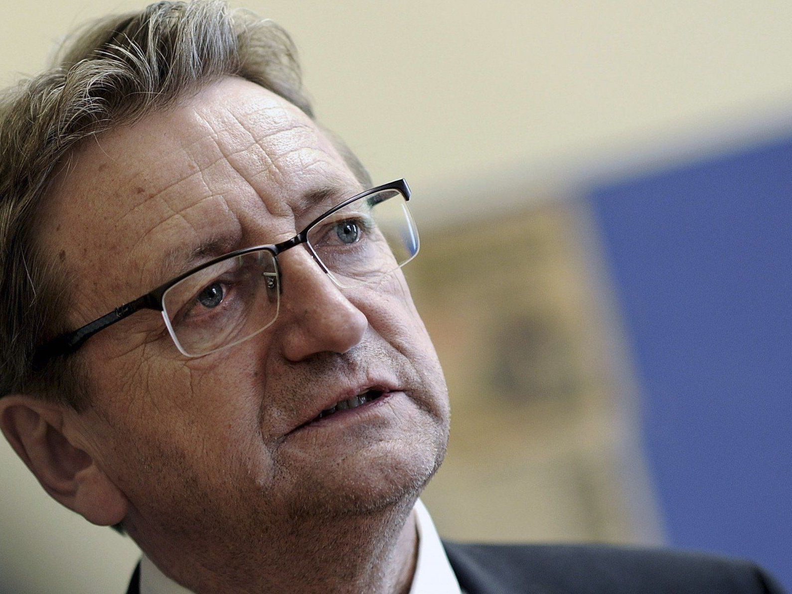 FPÖ-Spitzenkandidat Karl Schnell will auch nach der Landtagswahl in Salzbrug der "Stachel im Fleisch der Mächtigen" bleiben. FPÖ-Spitzenkandidat Karl Schnell will auch nach der Landtagswahl in Salzbrug der "Stachel im Fleisch der Mächtigen" bleiben.