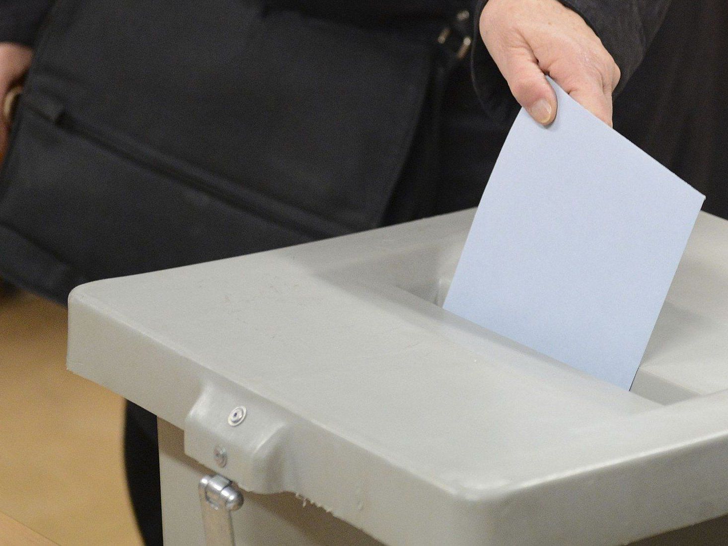 Ab sofort können die Wahlkarten für die Landtagswahlen in Tirol und Salzburg beantragt werden. Ab sofort können die Wahlkarten für die Landtagswahlen in Tirol und Salzburg beantragt werden.