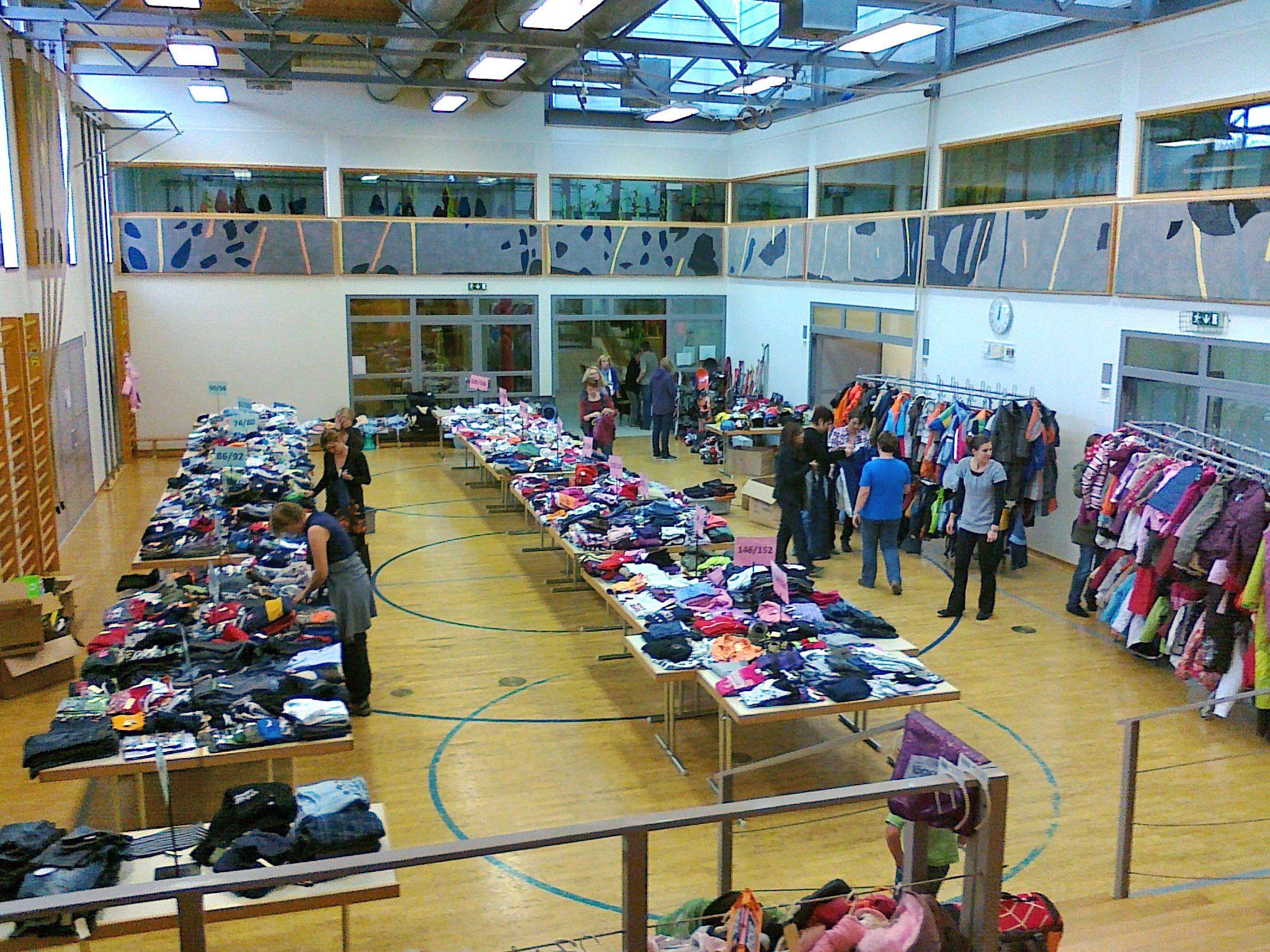 Kinder-Kleider-Börse im Schulsaal Meiningen