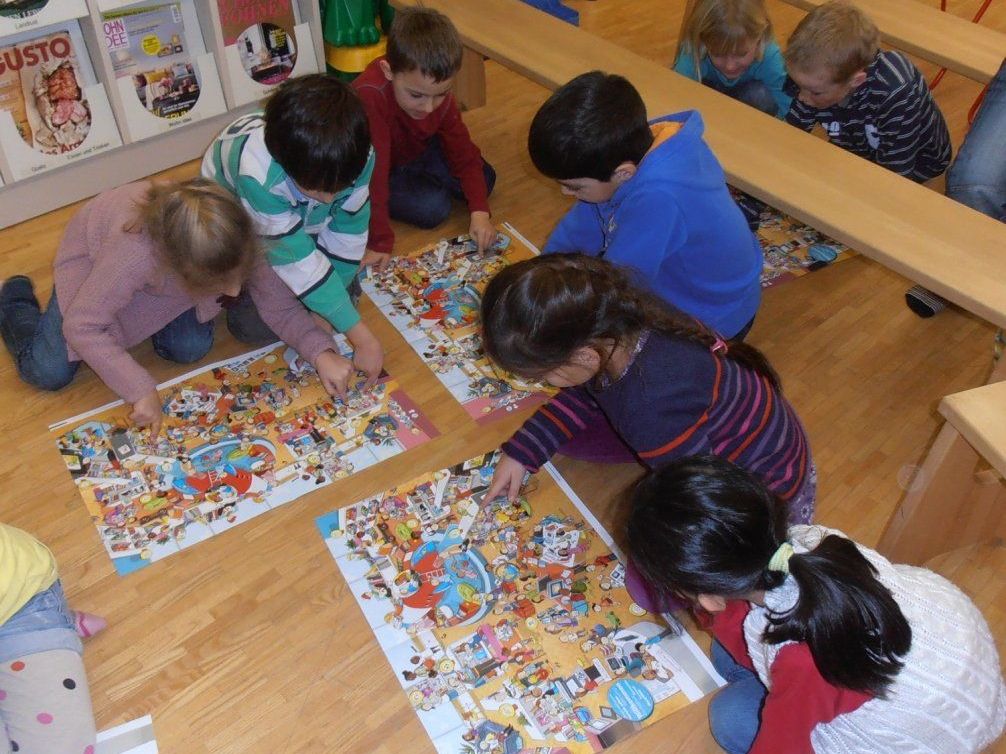 Viel Spass hatten die Erstklässler bei dieser besonderen Führerscheinprüfung Viel Spass hatten die Erstklässler bei dieser besonderen Führerscheinprüfung