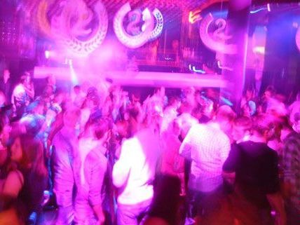 Wüste Szenen spielten sich in der Nacht auf Sonntag im Club Couture ab Wüste Szenen spielten sich in der Nacht auf Sonntag im Club Couture ab