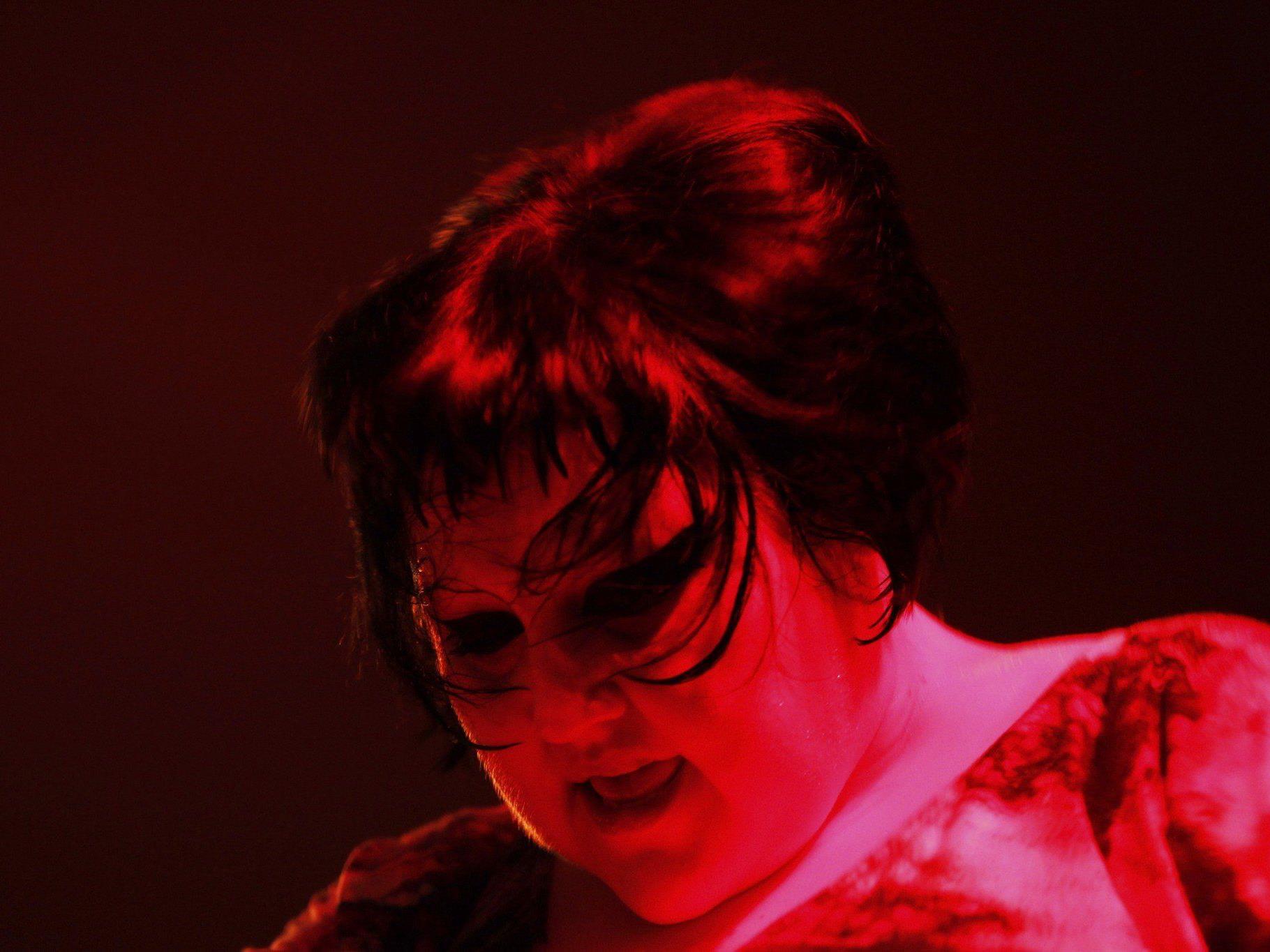 Beth Ditto rastete in eine Bar aus und schlug um sich Beth Ditto rastete in eine Bar aus und schlug um sich