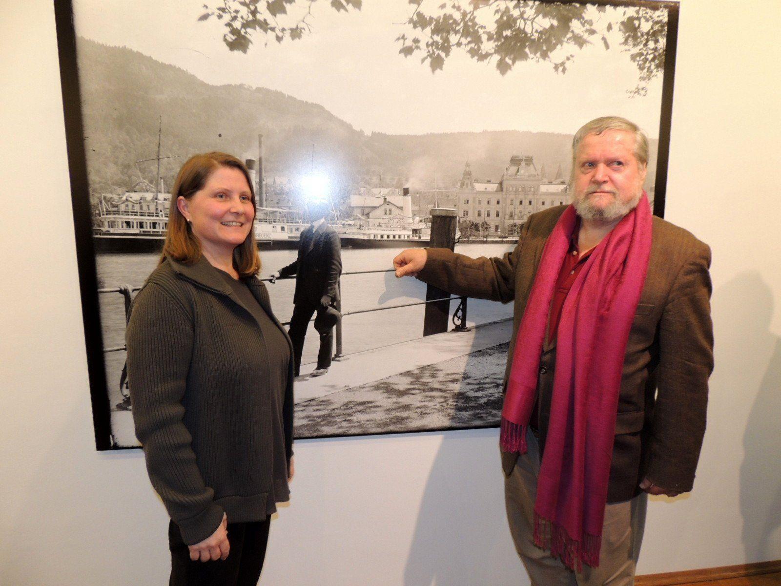 Künstlerin Angelika Krinzinger mit Kunsthistoriker und Vernissageredner Dr. Peter Weiermair
