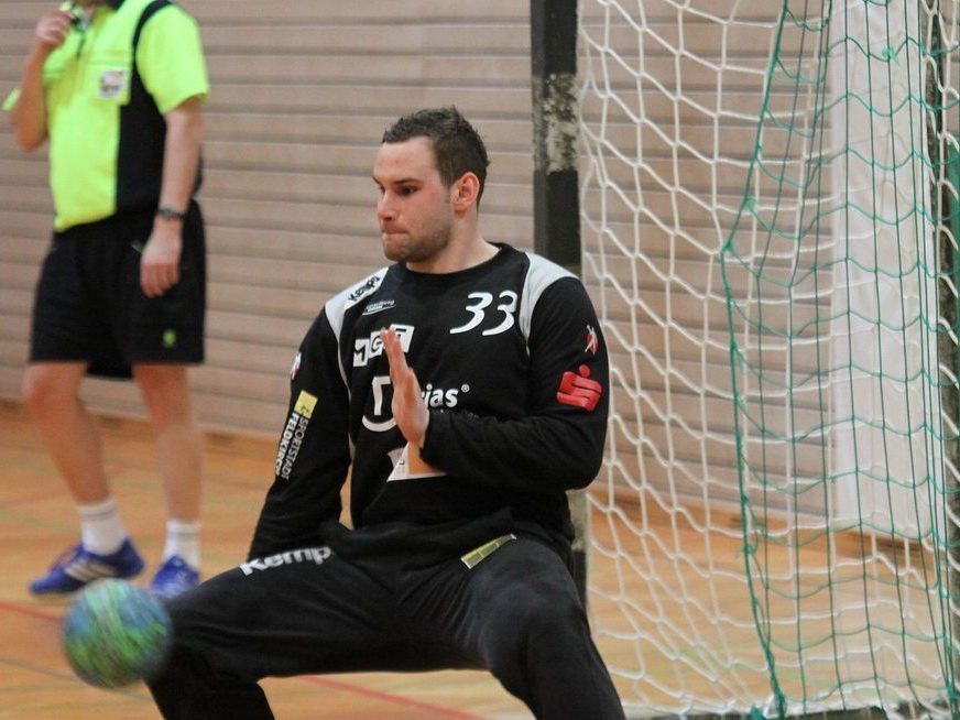 Feldkirchs Handballer verspielten die letzte Aufstiegschance, Niederlage beim Titelaspirant Laupheim. Feldkirchs Handballer verspielten die letzte Aufstiegschance, Niederlage beim Titelaspirant Laupheim.