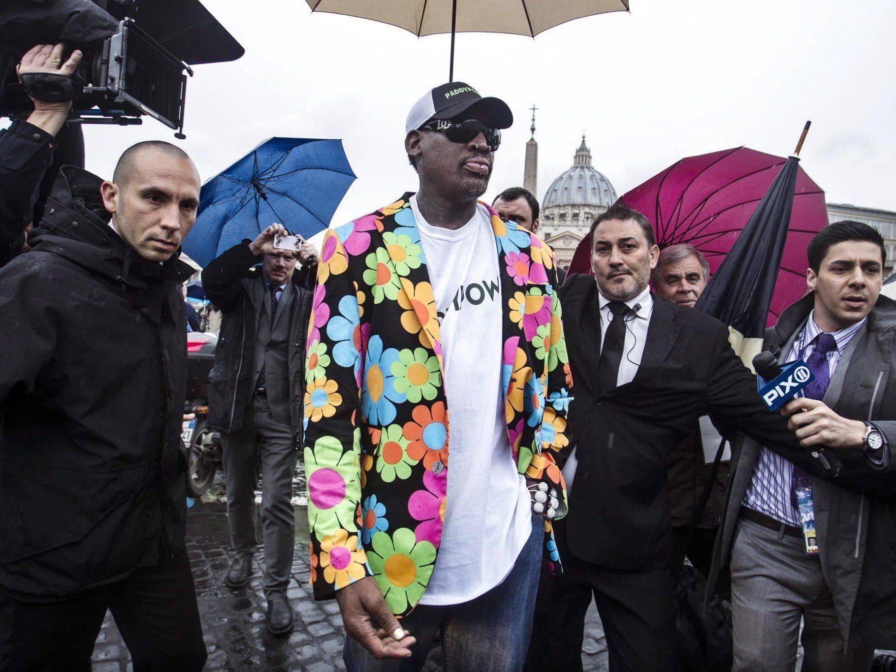 Dennis Rodman zieht ins bulgarische Big-Brother-Haus. Dennis Rodman zieht ins bulgarische Big-Brother-Haus.