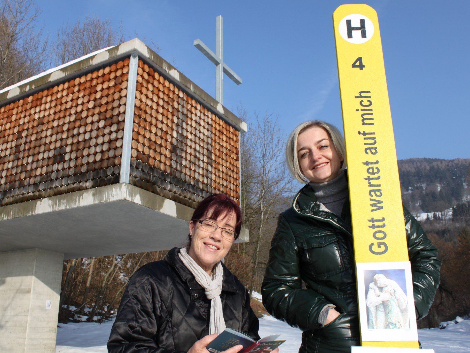 "Halt amol" während der "Stunde des Kreuzes" bei der Familienkapelle in Fraxern: März-Freitage von 15-16 Uhr. "Halt amol" während der "Stunde des Kreuzes" bei der Familienkapelle in Fraxern: März-Freitage von 15-16 Uhr.