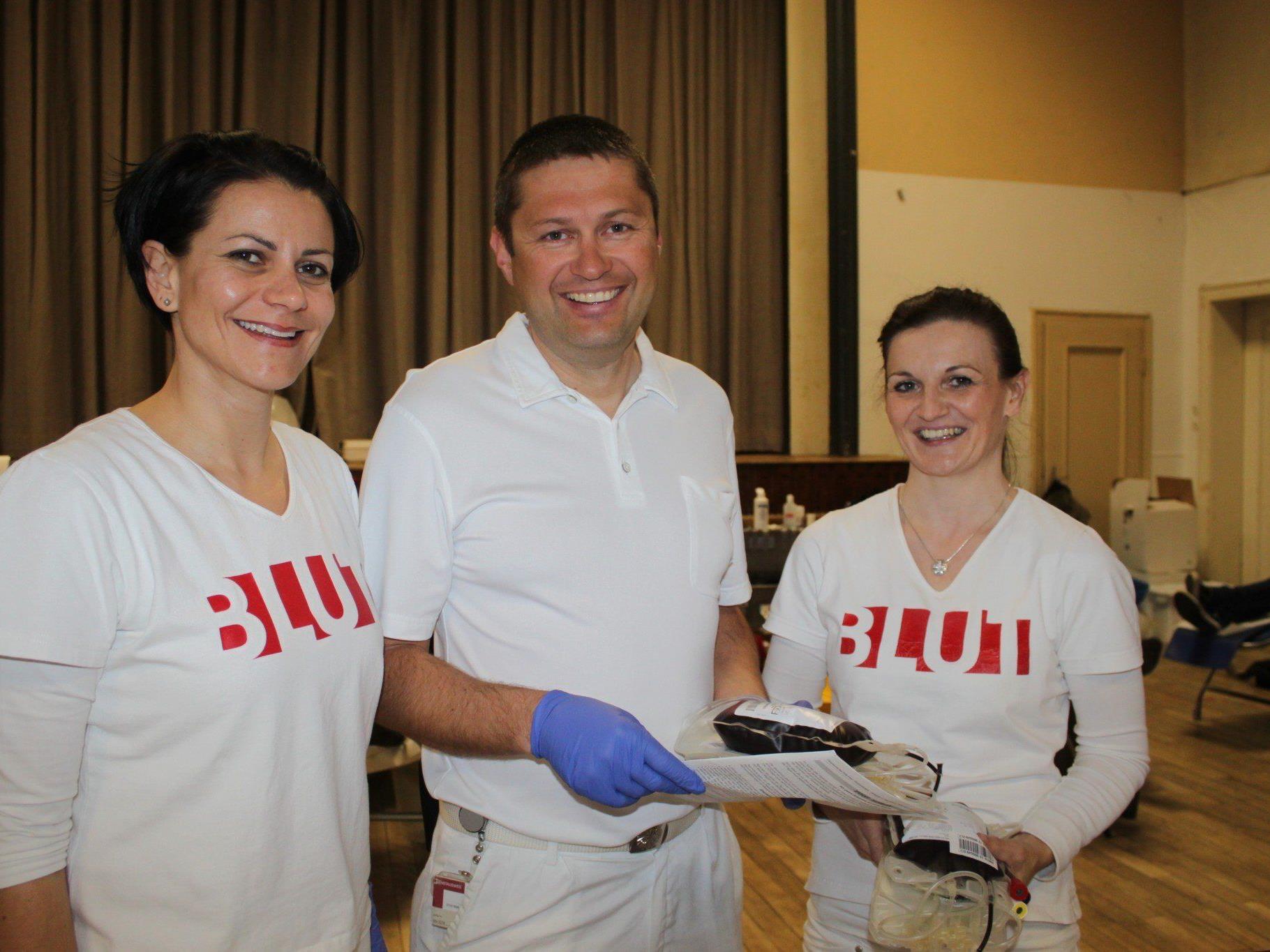 Elisabeth Krasser, Michael Hamel und  Christine Schwarzhans vom Blutspendedienst  freuten sich über eine erfolgreiche Blutspendeaktion in Lochau.