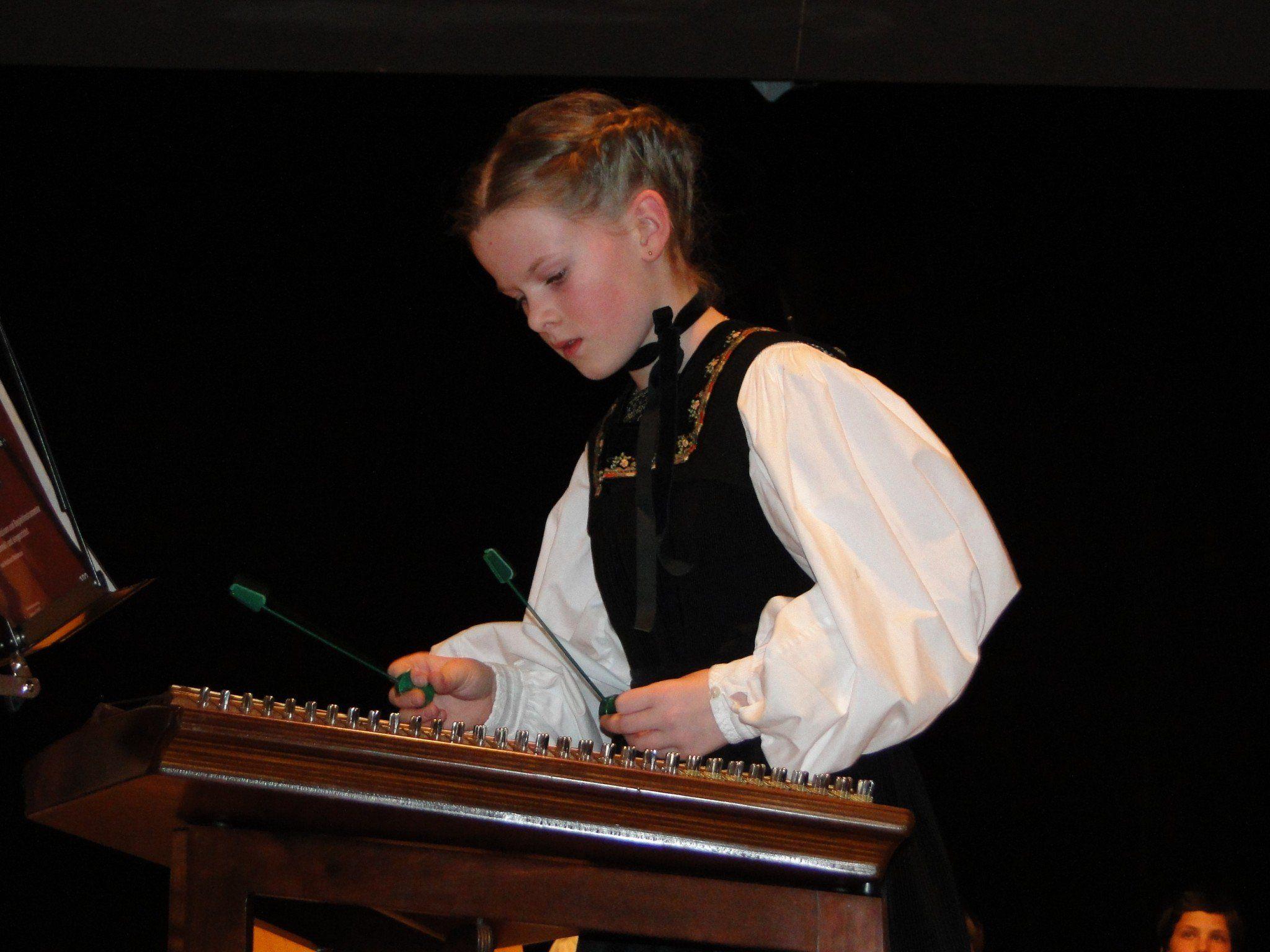 Hingebungsvoll musizierten SchülerInnen des Musikschule Bregenzerwald