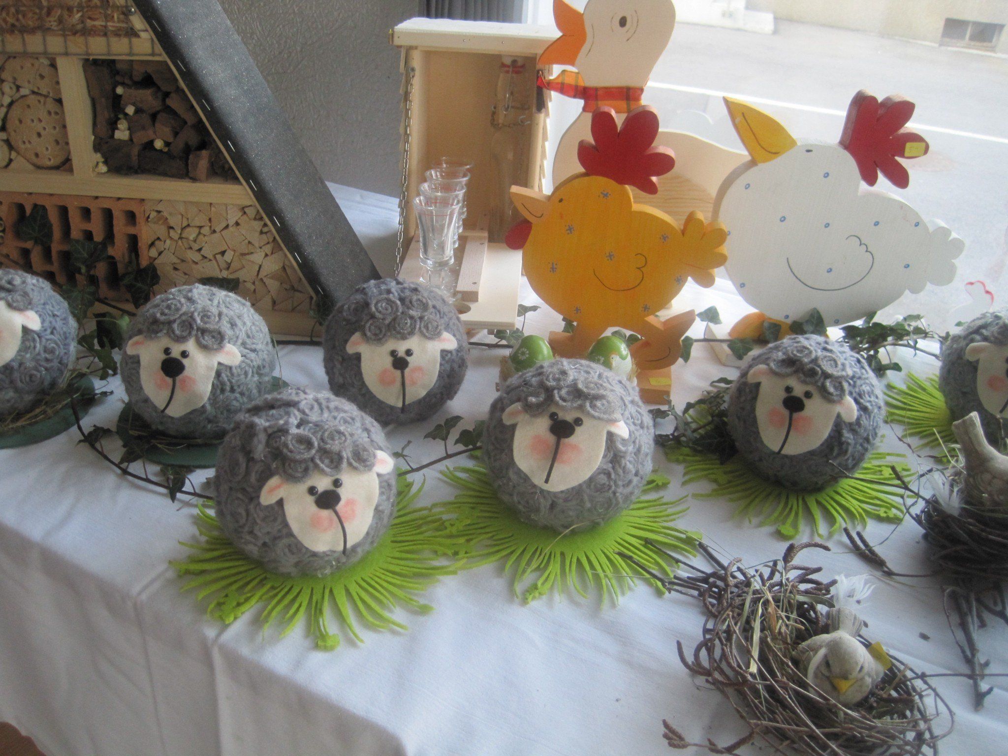 Frühlingshafte Dekorationen von Hand bemalt und gestaltet gibt es wieder beim Kneipp-Osterbasar Frühlingshafte Dekorationen von Hand bemalt und gestaltet gibt es wieder beim Kneipp-Osterbasar
