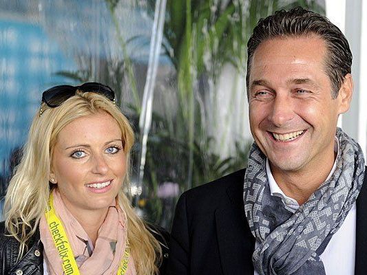 Frisch verlobt: H.C. Strache und Andrea Eigner sind seit Jahren zusammen Frisch verlobt: H.C. Strache und Andrea Eigner sind seit Jahren zusammen