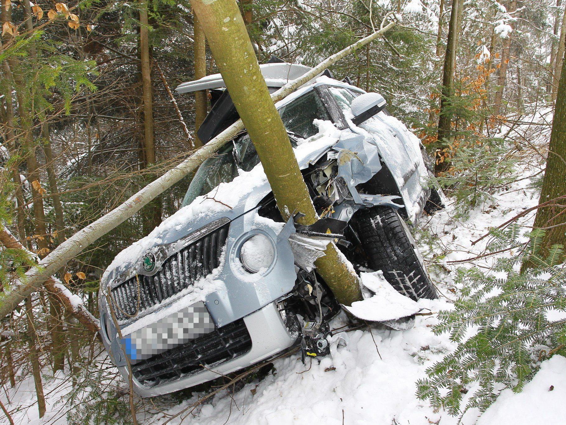 Nur die Beifahrerin wurde bei dem Unfall in Hohenweiler leicht verletzt.