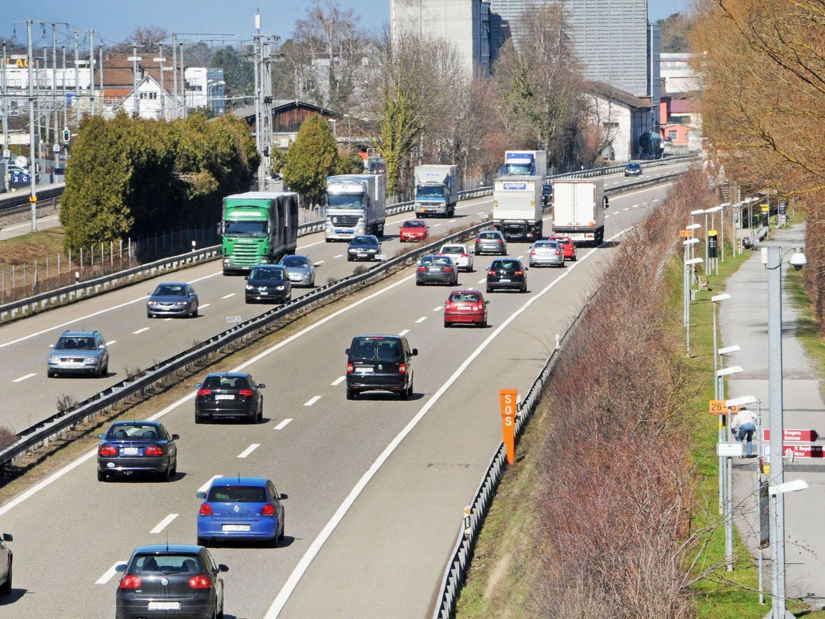 Gaißau hat Autobahnlärm, Eisenbahn, das Flugfeld Altenrhein und Hubschrauberflüge zu verkraften