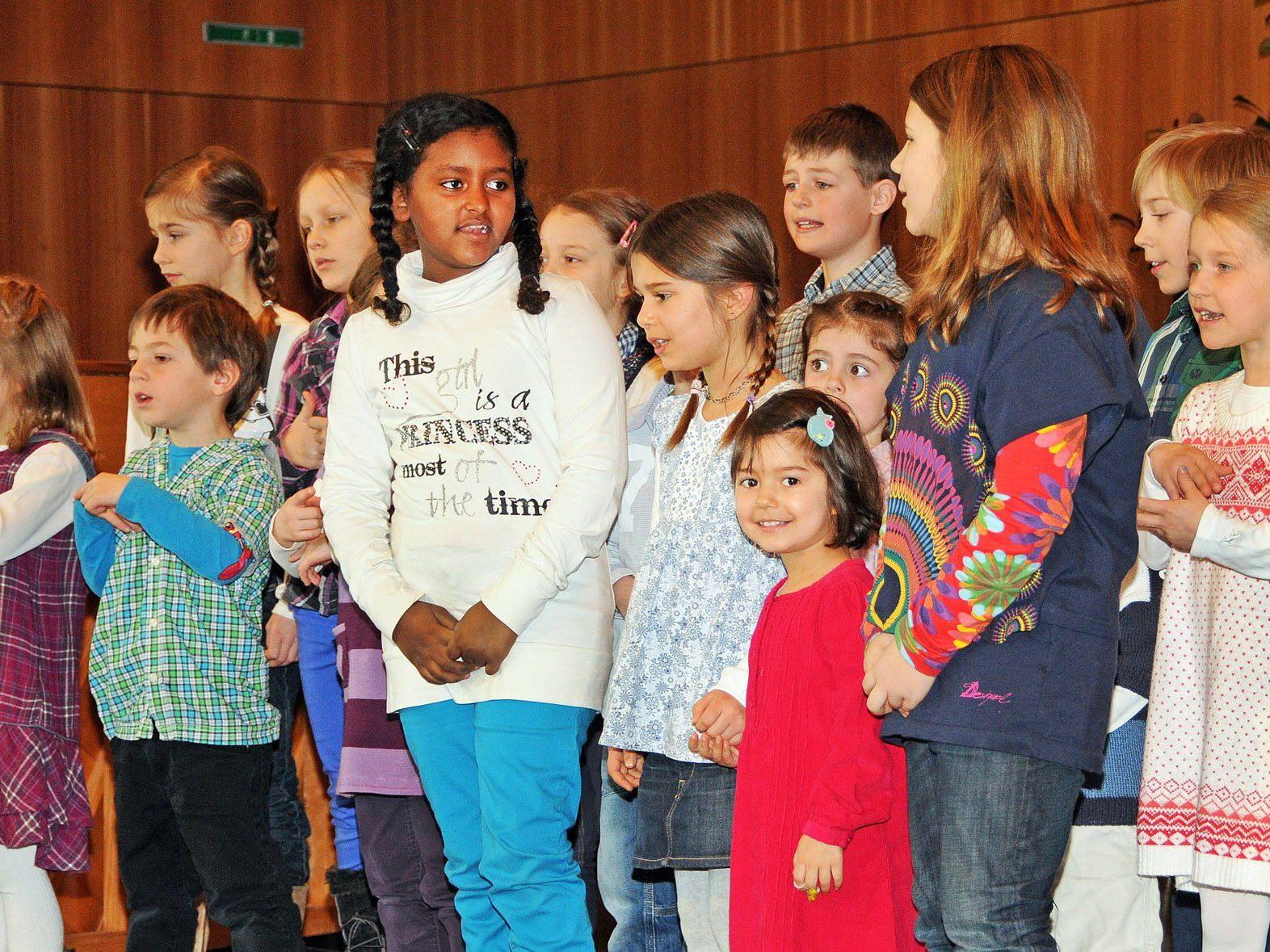 Musikschulverein Bregenzerewald mit vielen Kindern aus Bildstein in Höchst mit dabei