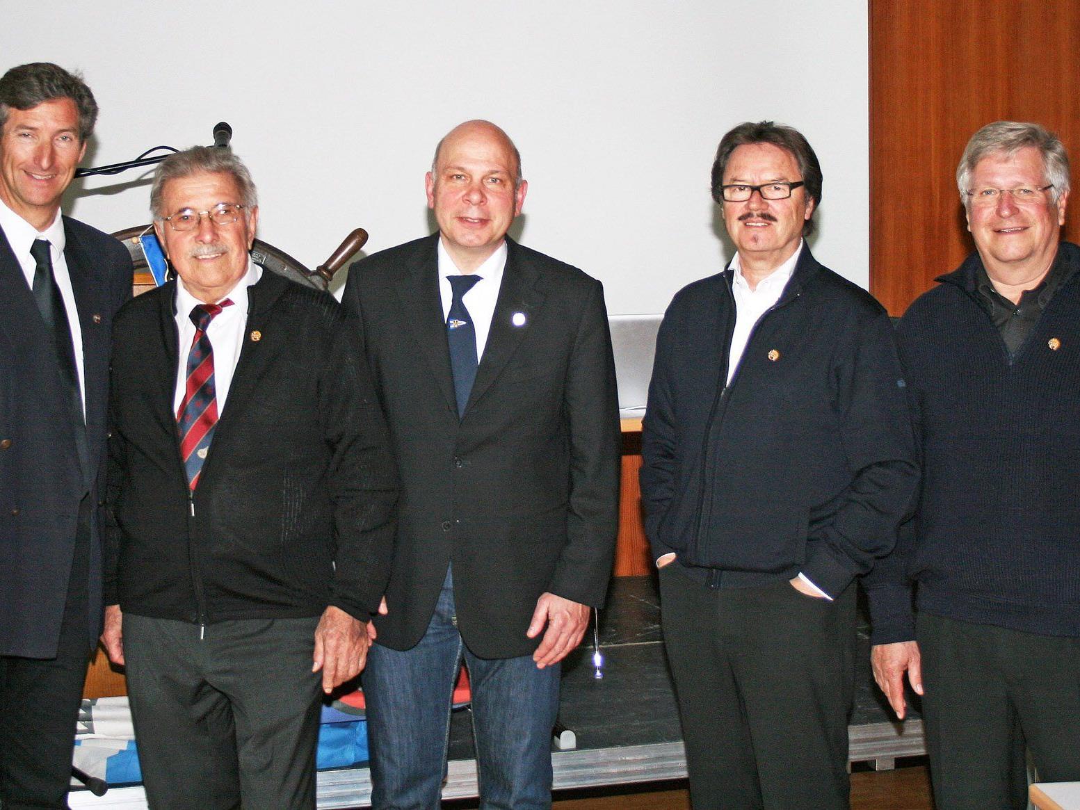 Präsident Martin Schweninger mit Emil Milz, Wolfgang Lampert, Dietmar Amann und Kurt Ludescher