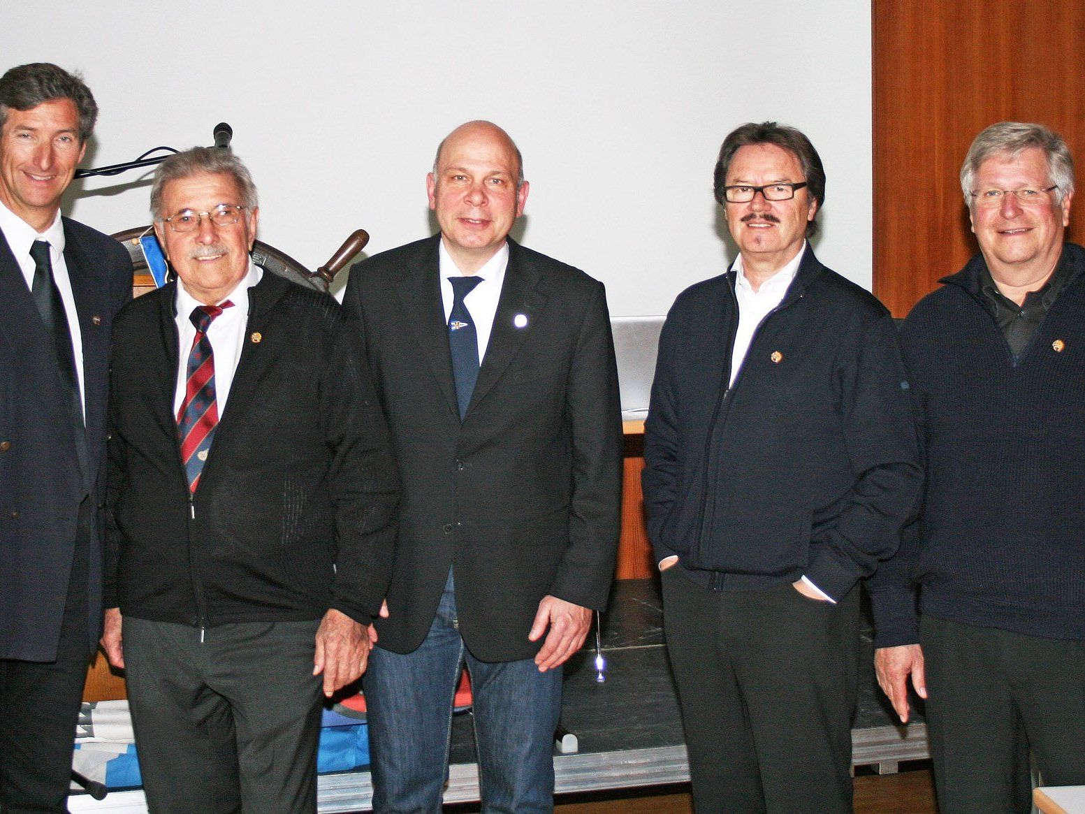 Präsident Martin Schweninger mit Emil Milz, Wolfgang Lampert, Dietmar Amann und Kurt Ludescher Präsident Martin Schweninger mit Emil Milz, Wolfgang Lampert, Dietmar Amann und Kurt Ludescher