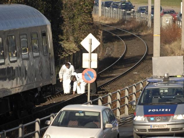 Drei Menschen kamen bei dem Bahnunglück in Lochau ums Leben. Drei Menschen kamen bei dem Bahnunglück in Lochau ums Leben.