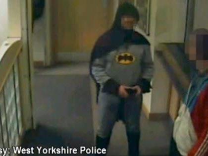 Batman in Aktion - Vorfall auf Überwachungskamera festgehalten.