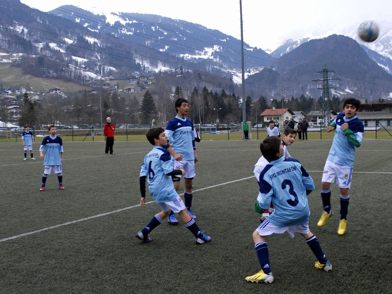 Die Kinder der Spielgemeinschaft Montafon gewannen das Spiel gegen ihre Alterskollegen aus Nüziders. Die Kinder der Spielgemeinschaft Montafon gewannen das Spiel gegen ihre Alterskollegen aus Nüziders.