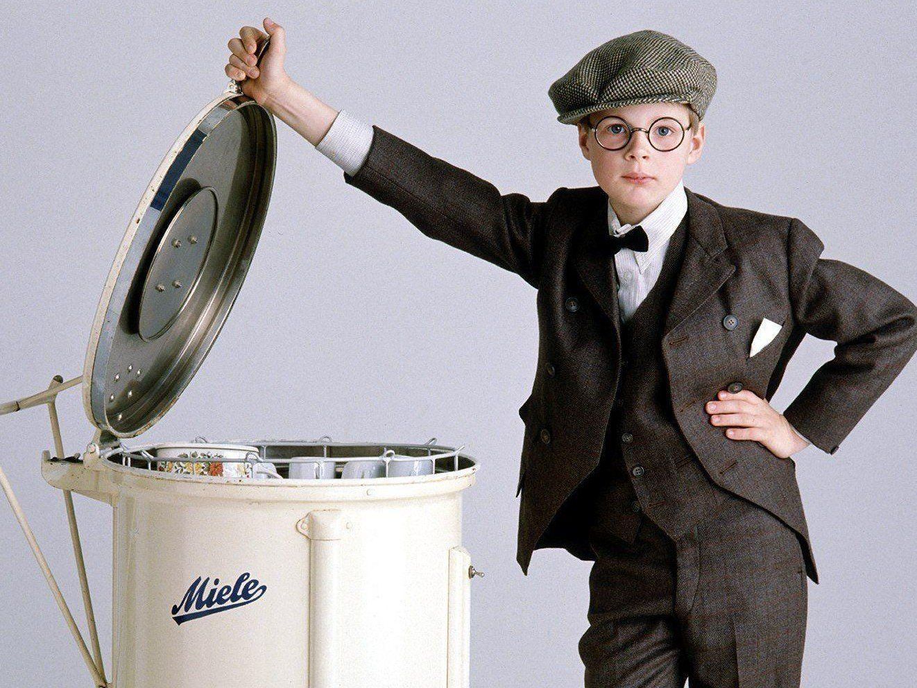 Wer richtig spült, kann Energie und Geld sparen. Wer richtig spült, kann Energie und Geld sparen.