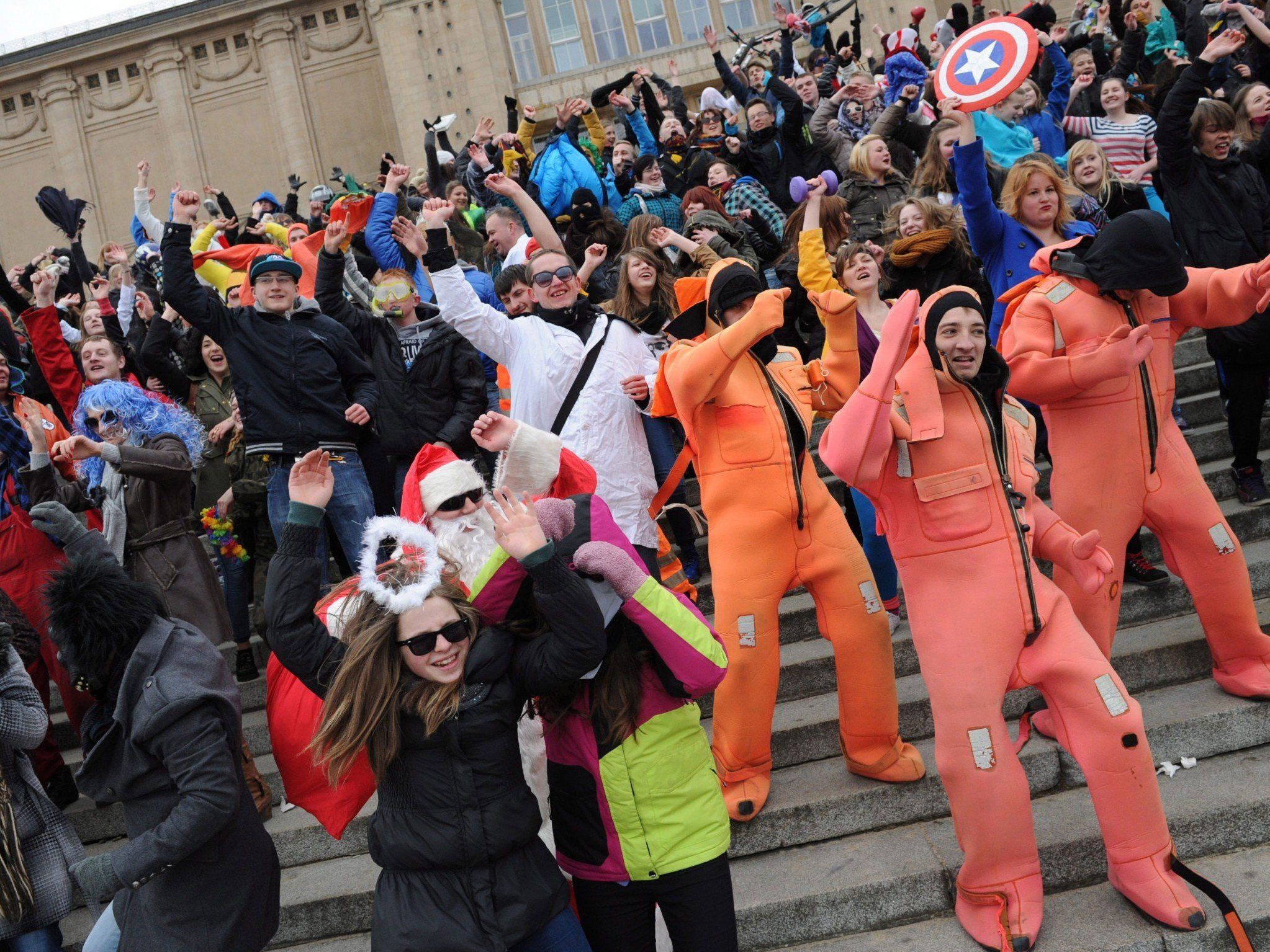 Nach "Gangnam Style" erobert nun der "Harlem Shake" das Online Videoportal. Nach "Gangnam Style" erobert nun der "Harlem Shake" das Online Videoportal.