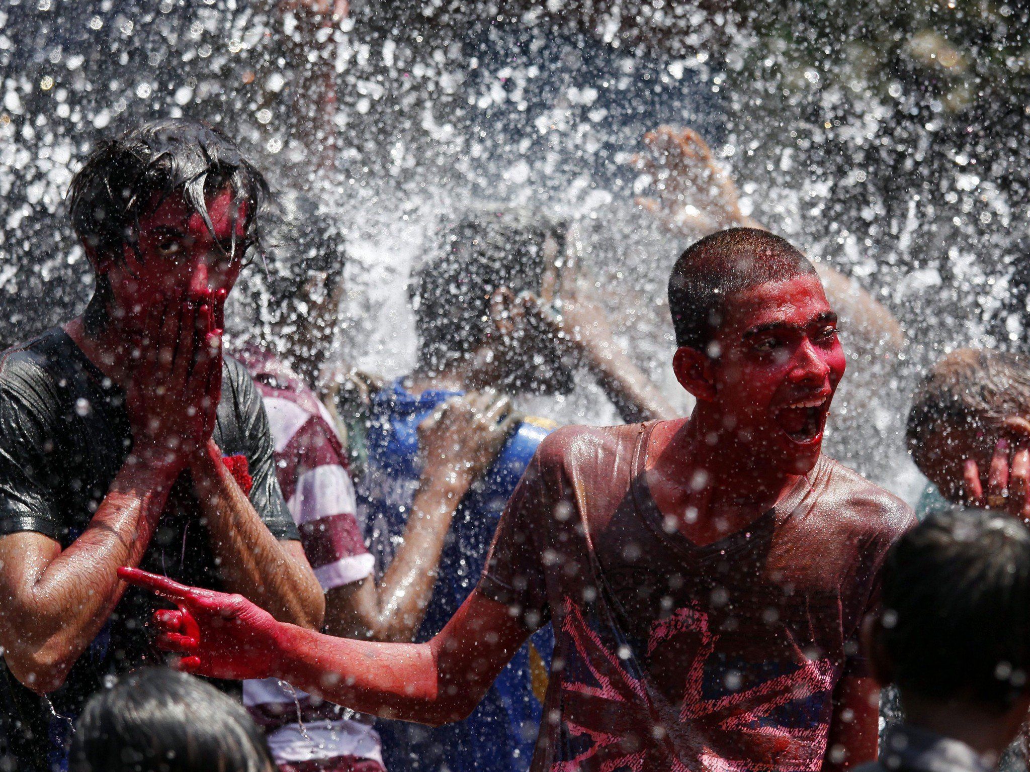 In Mumbai Holi-Fest von schlimmer Dürre überschattet. In Mumbai Holi-Fest von schlimmer Dürre überschattet.