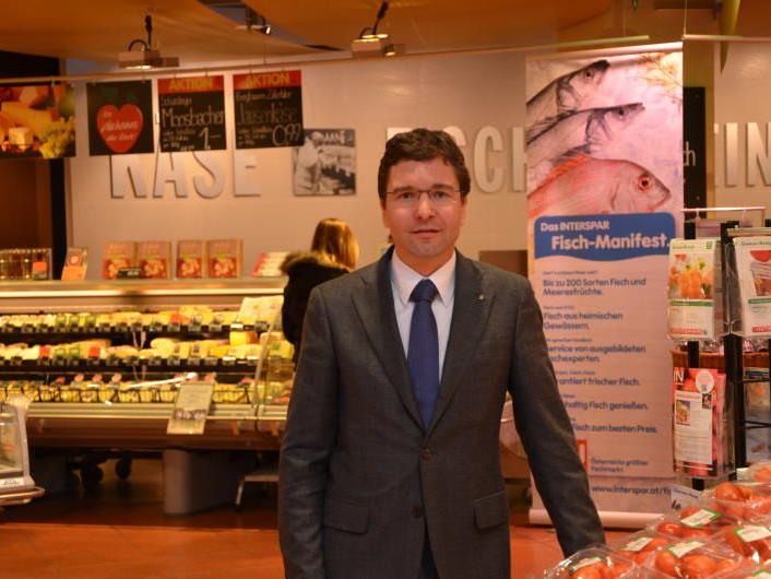 Markus Kaser in seiner Welt: Der Interspar-Österreich-Chef will weiter in die Qualität und Auswahl in seinen Märkten investieren.