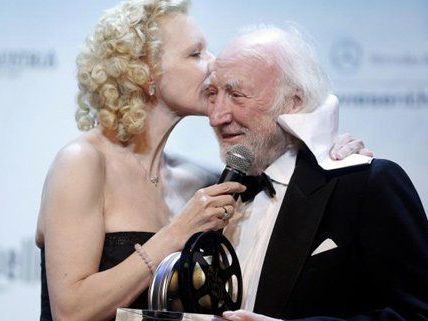 Für Schauspieler Karl Merkatz gab es am Filmball eine Auszeichnung. Für Schauspieler Karl Merkatz gab es am Filmball eine Auszeichnung.