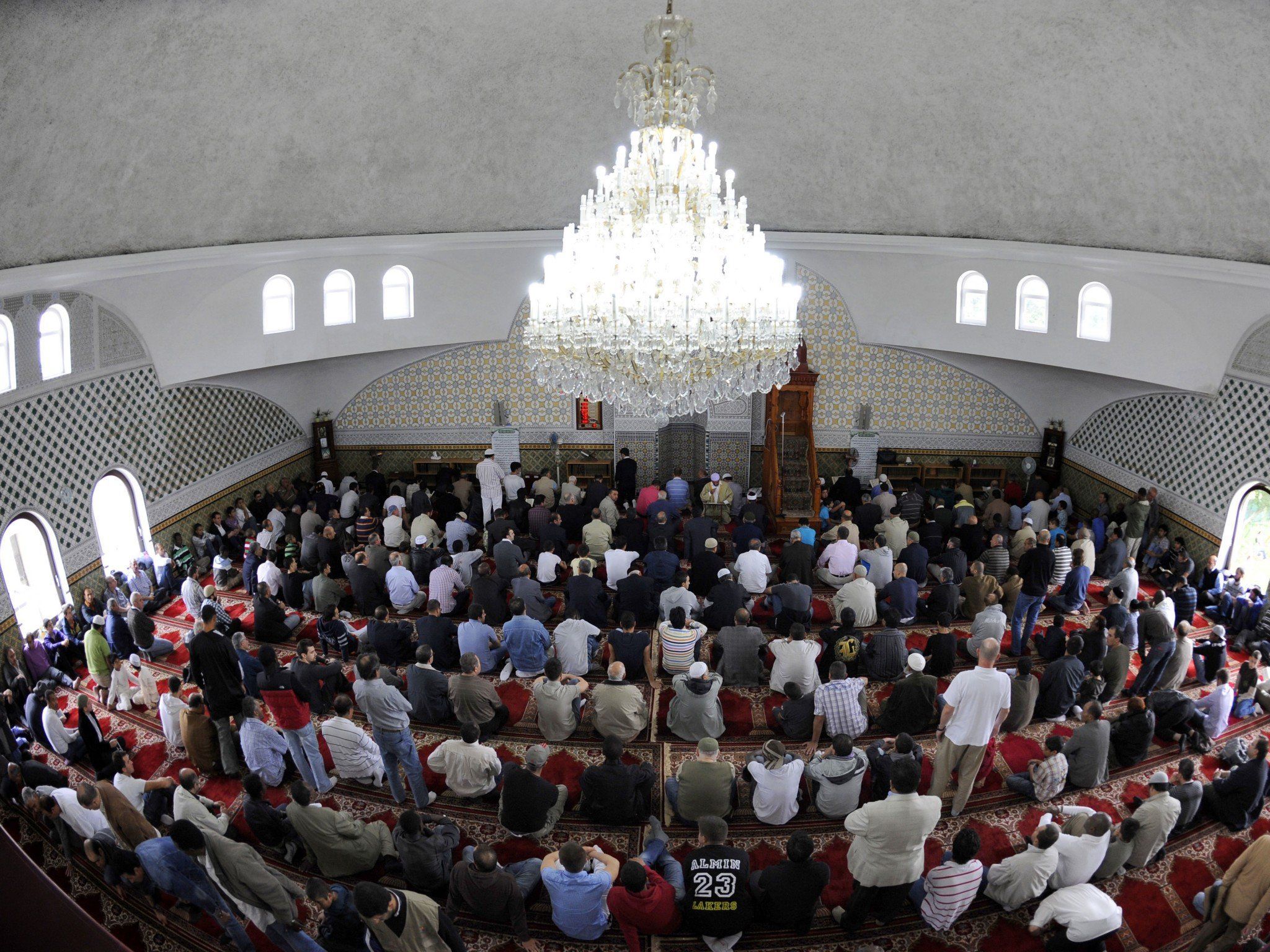 Muslime in Österreich wollen gesetzliche Feiertage in Österreich. Muslime in Österreich wollen gesetzliche Feiertage in Österreich.