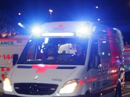 In der Nacht reanimierten Polizisten einen 46-Jährigen in Wien. In der Nacht reanimierten Polizisten einen 46-Jährigen in Wien.