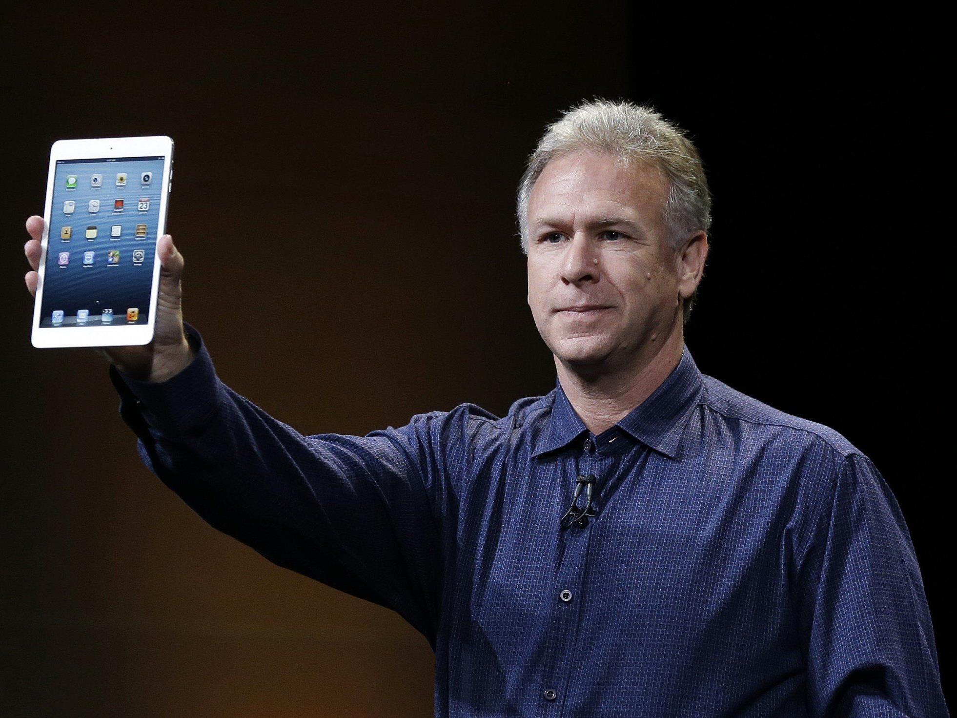 Phil Schiller, hier bei der Präsentation des iPad mini, lässt kein gutes Haar an Android und Samsung.