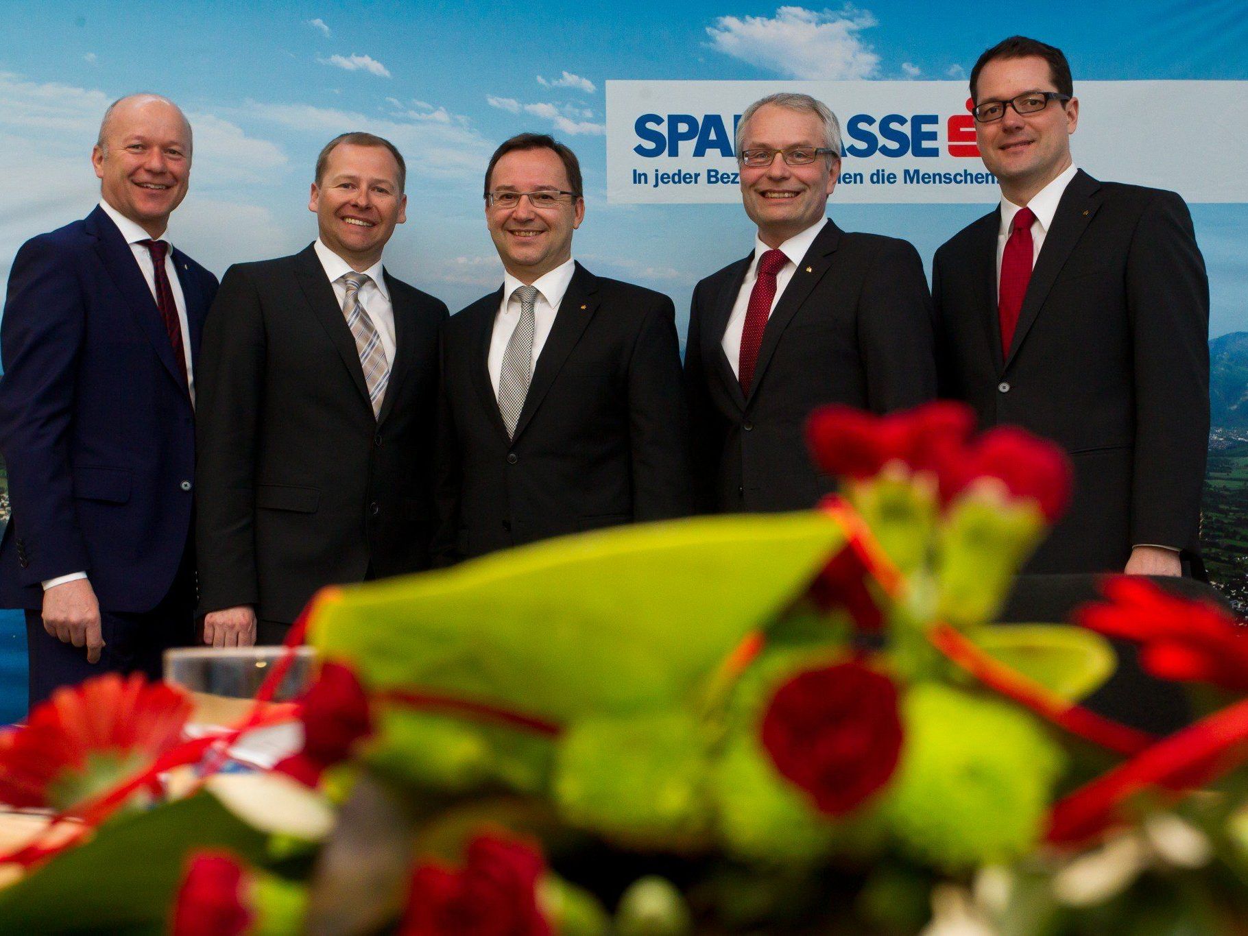 Bilanzkonferenz der Vorarlberger Sparkassen: Betriebsergebnis brach um über 39 Prozent. Bilanzkonferenz der Vorarlberger Sparkassen: Betriebsergebnis brach um über 39 Prozent.