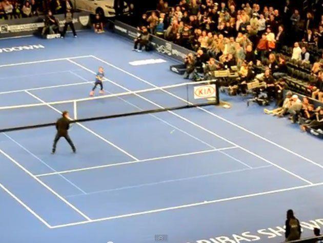 Spontanes Doppelmatch: Nadal holt Ben Stiller aus dem Publikum.
