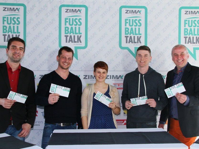 Der Veranstalter Zima mit Moderator Marc Gächter haben die Aufbauarbeiten abgeschlossen. Der Veranstalter Zima mit Moderator Marc Gächter haben die Aufbauarbeiten abgeschlossen.