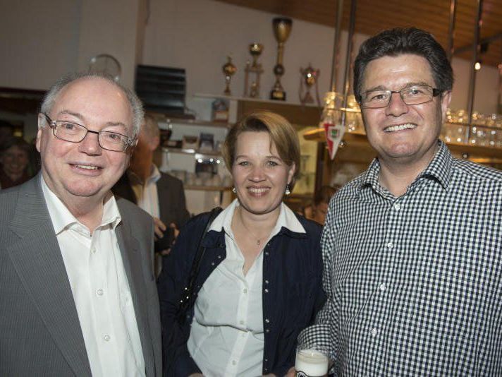 Bürgermeister Wolfgang Rümmele und seine Nachfolgerin Andrea Kaufmann mit Gatte Wolfgang. Bürgermeister Wolfgang Rümmele und seine Nachfolgerin Andrea Kaufmann mit Gatte Wolfgang.