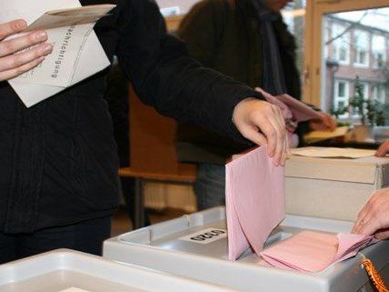 Zwischen 6 und 17 Uhr haben die Wahllokale in Niederösterreich geöffnet. Zwischen 6 und 17 Uhr haben die Wahllokale in Niederösterreich geöffnet.