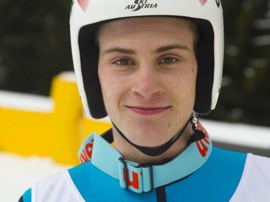 Der Kehlegger Ulrich Wohlgenannt wurde auf der Heimschanze neuer Landesmeister. Der Kehlegger Ulrich Wohlgenannt wurde auf der Heimschanze neuer Landesmeister.