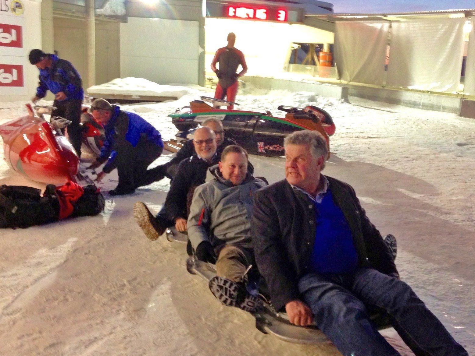 Heiß aufs Eis im Wok war die Bludenzer Delegation in Igls. Heiß aufs Eis im Wok war die Bludenzer Delegation in Igls.