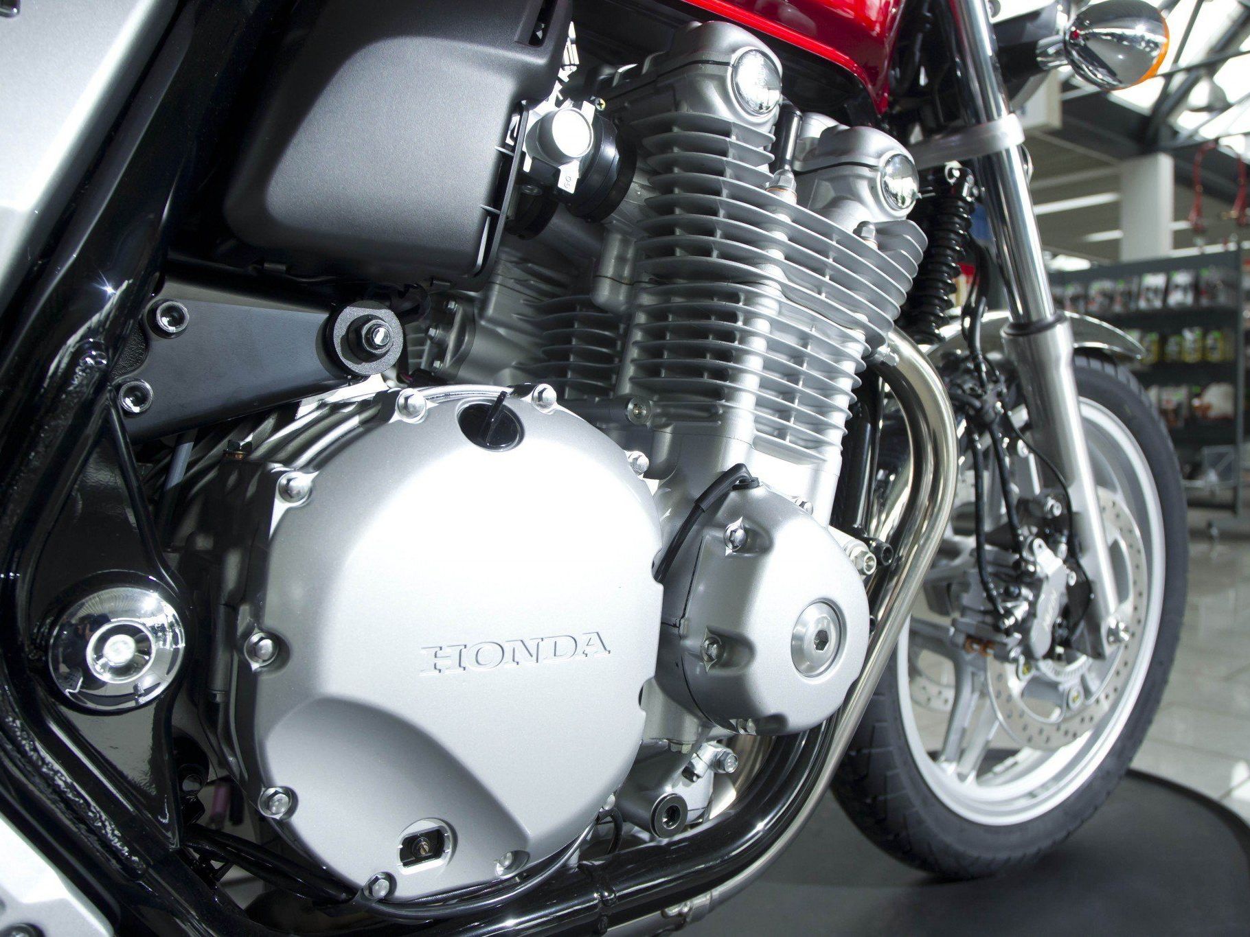 Experte Markus Hämmerle verrät, wie man sein Motorrad fit für den Frühling macht. Experte Markus Hämmerle verrät, wie man sein Motorrad fit für den Frühling macht.