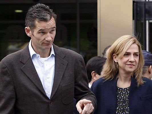 Infantin Cristina als "Verdächtige" vor Gericht Infantin Cristina als "Verdächtige" vor Gericht