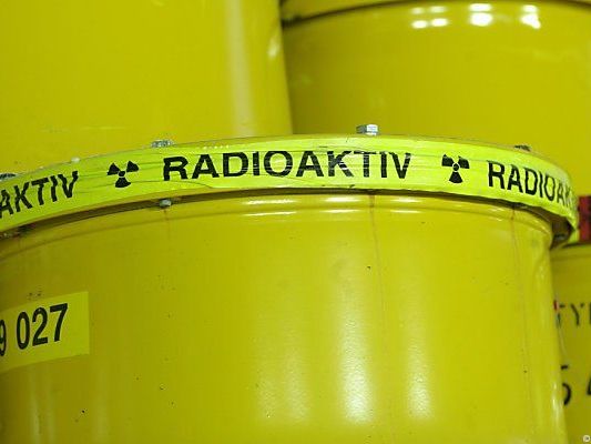Fässer mit Atommüll in 124 Metern Tiefe Fässer mit Atommüll in 124 Metern Tiefe