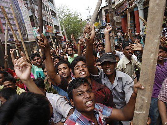 Wütende Proteste in Savar