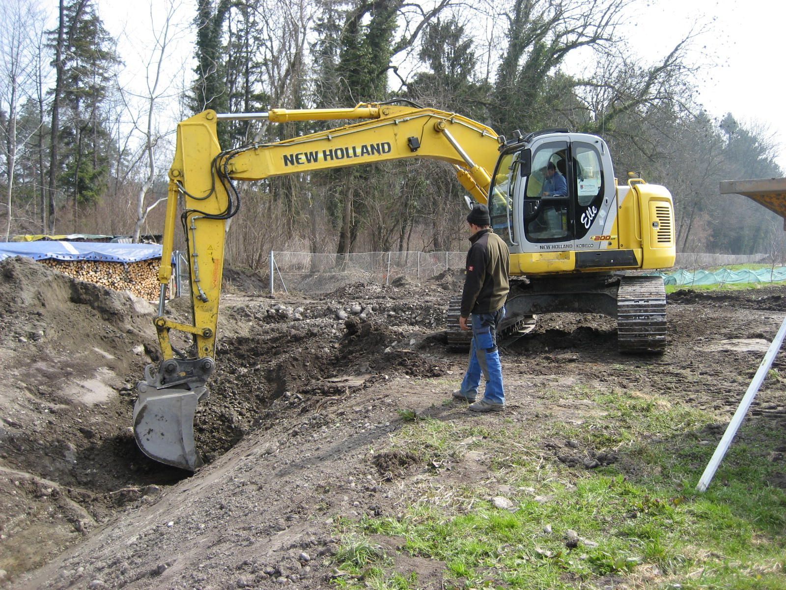 Grabarbeiten in Höhe des Forstgartens Grabarbeiten in Höhe des Forstgartens
