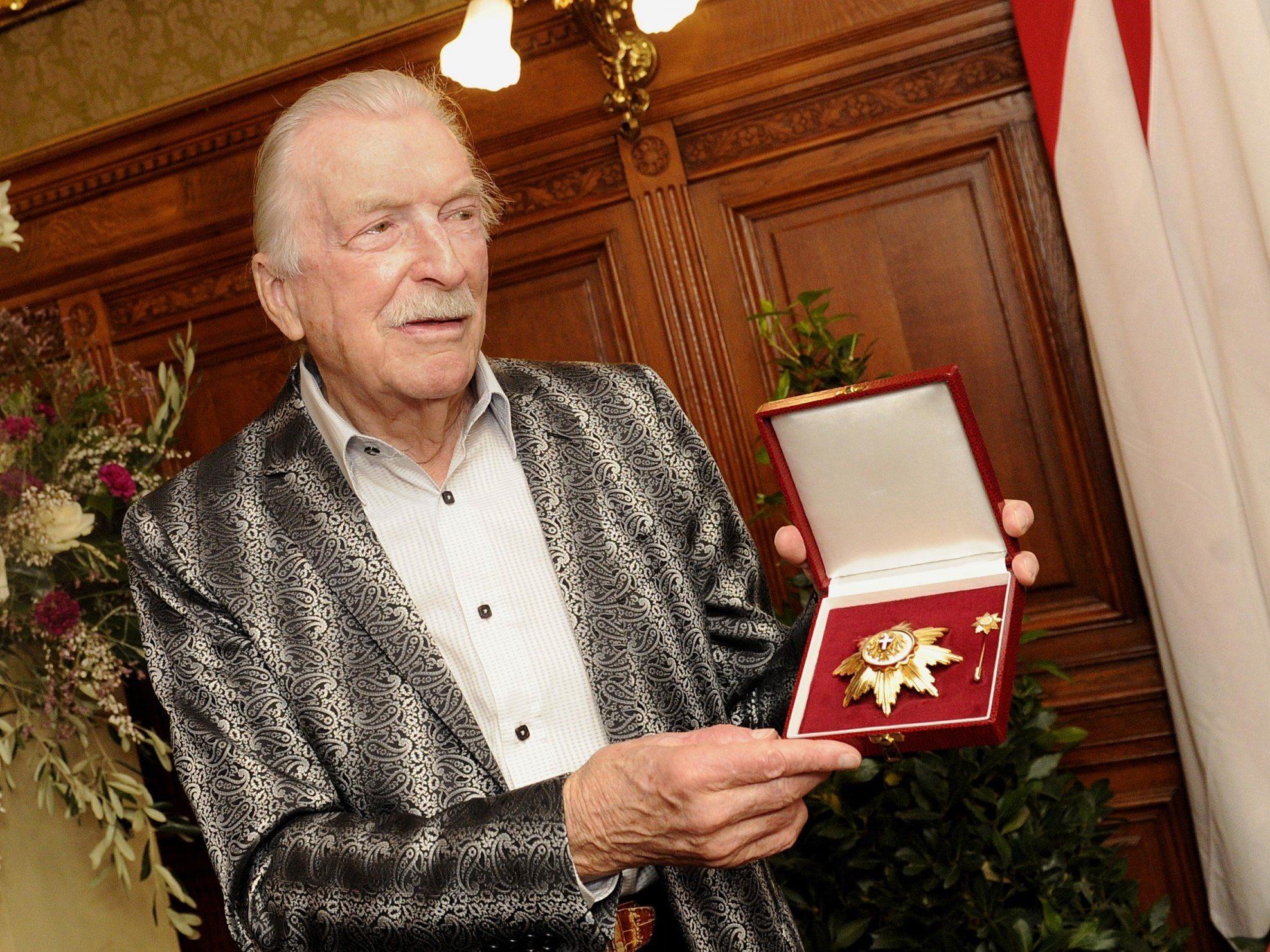 James Last am Montag, 08. April 2013, anl. der Überreichung des Großen Goldenen Ehrenzeichens für Verdienste um das Land Wien.