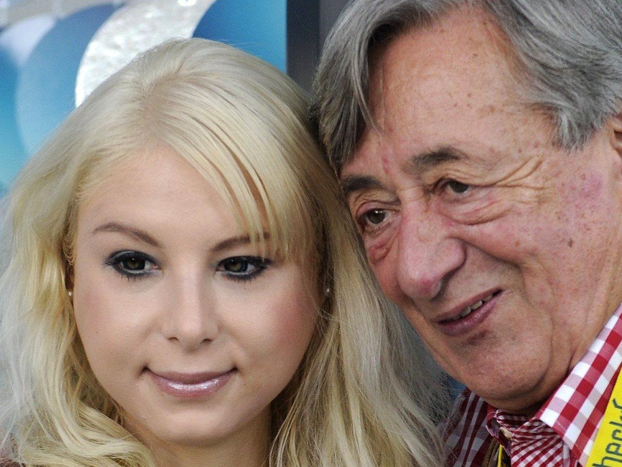 Richard Lugner und sein "Katzi" Anastasia Sokol haben sich nun endgültig getrennt. Richard Lugner und sein "Katzi" Anastasia Sokol haben sich nun endgültig getrennt.