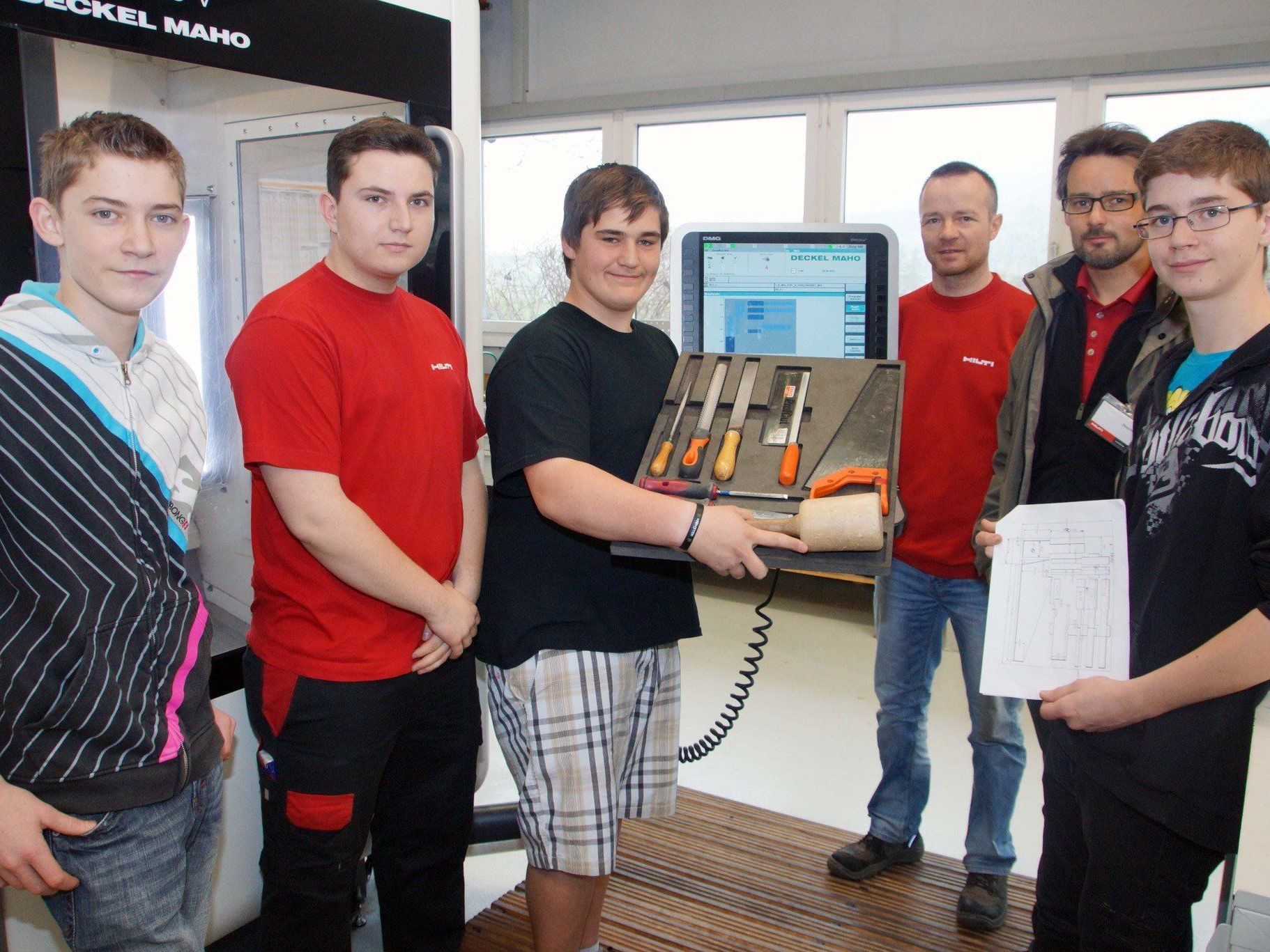 v.li. Rene Geiger, Kevin Breuß, und Julian Fyatkowsky, Daniel Bitschnau. Dietmar Maier, Niklas Nardon v.li. Rene Geiger, Kevin Breuß, und Julian Fyatkowsky, Daniel Bitschnau. Dietmar Maier, Niklas Nardon
